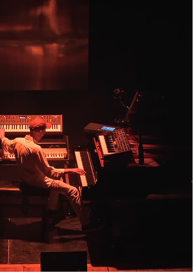 Josef Pankiewicz przy instrumentach